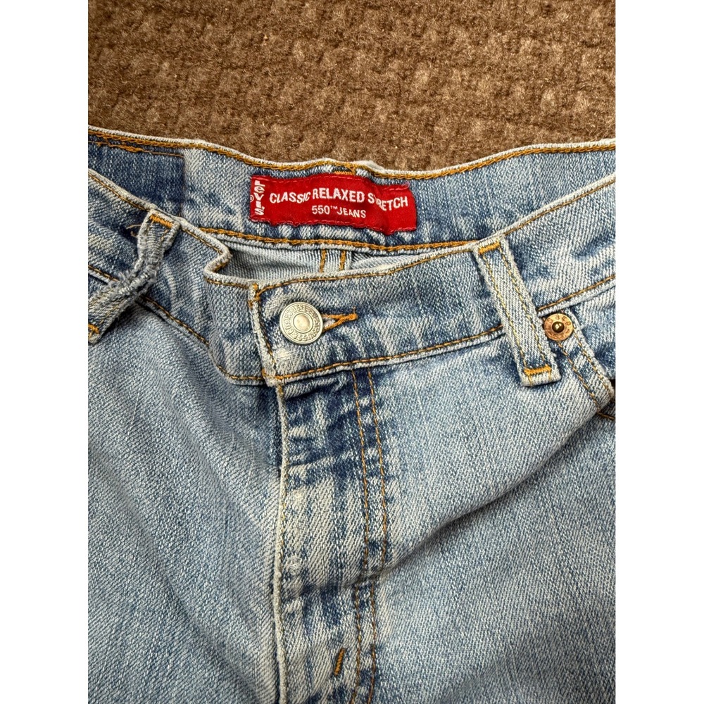 Levi's‎ 550 Classic Relaxed Stretch Denim Jean Shorts Light Wash Frayed Size 6 - Picture 3 of 6